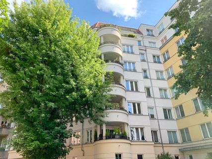 Straßenfassade Neubauensemble