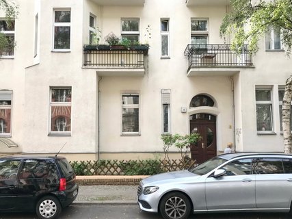 Detail straßenseitige Fassade vor Sanierung