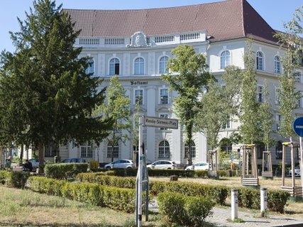 Renee-Sintenis-Platz