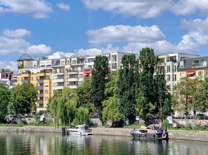 Neubauensemble und Spree