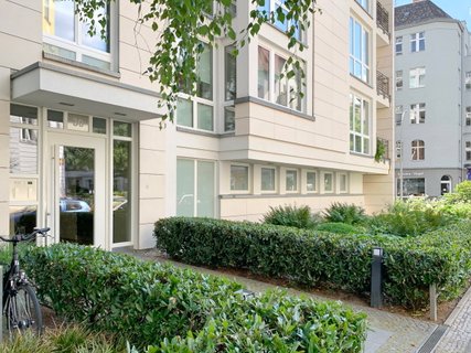 Hauseingang und Vorgarten